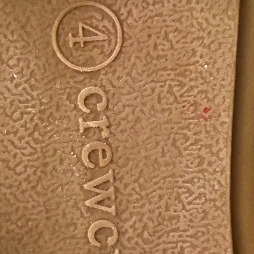 Crewcuts Girls red trimmed sparkly ballet flats. Size 4Y.